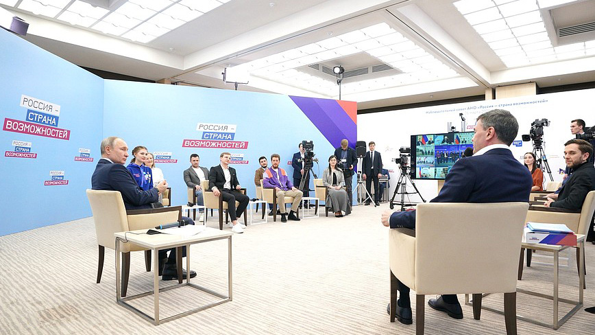 Золотая медалистка олимпиады «Я – профессионал» приняла участие в заседании Наблюдательного совета АНО «Россия – страна возможностей»