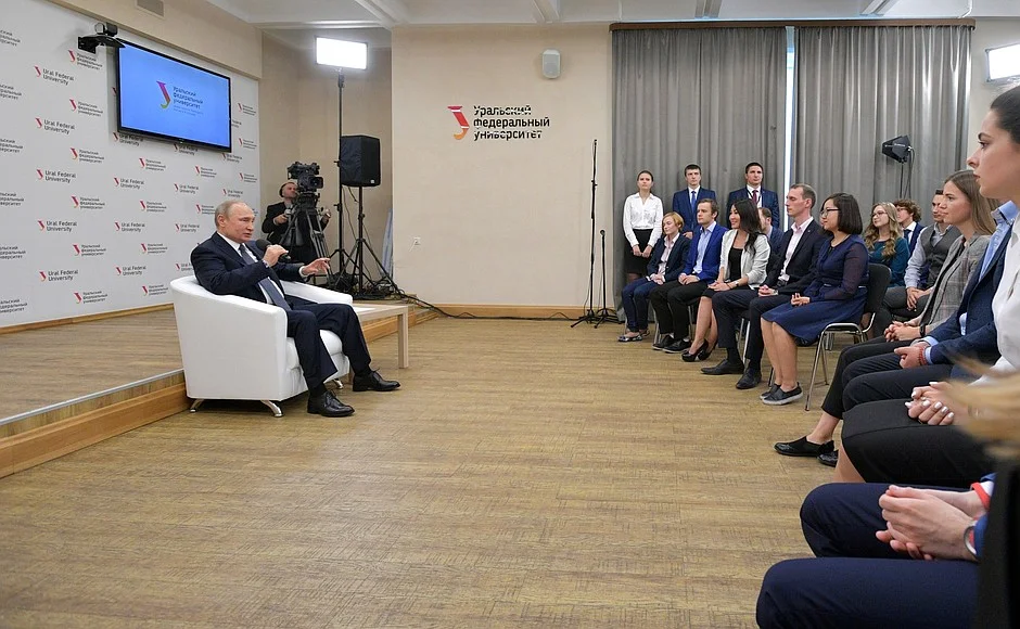 Владимир Путин пообещал попросить ГК «Росатом» изучить изобретение молодого ученого УрФУ — медалиста олимпиады «Я — профессионал»